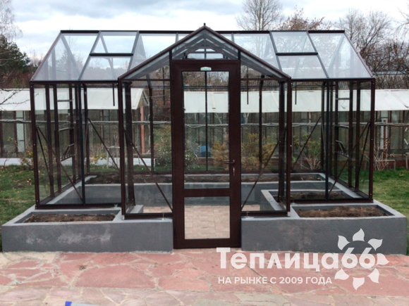Теплица botanik T с мини-тамбуром под стекло (14 м²)